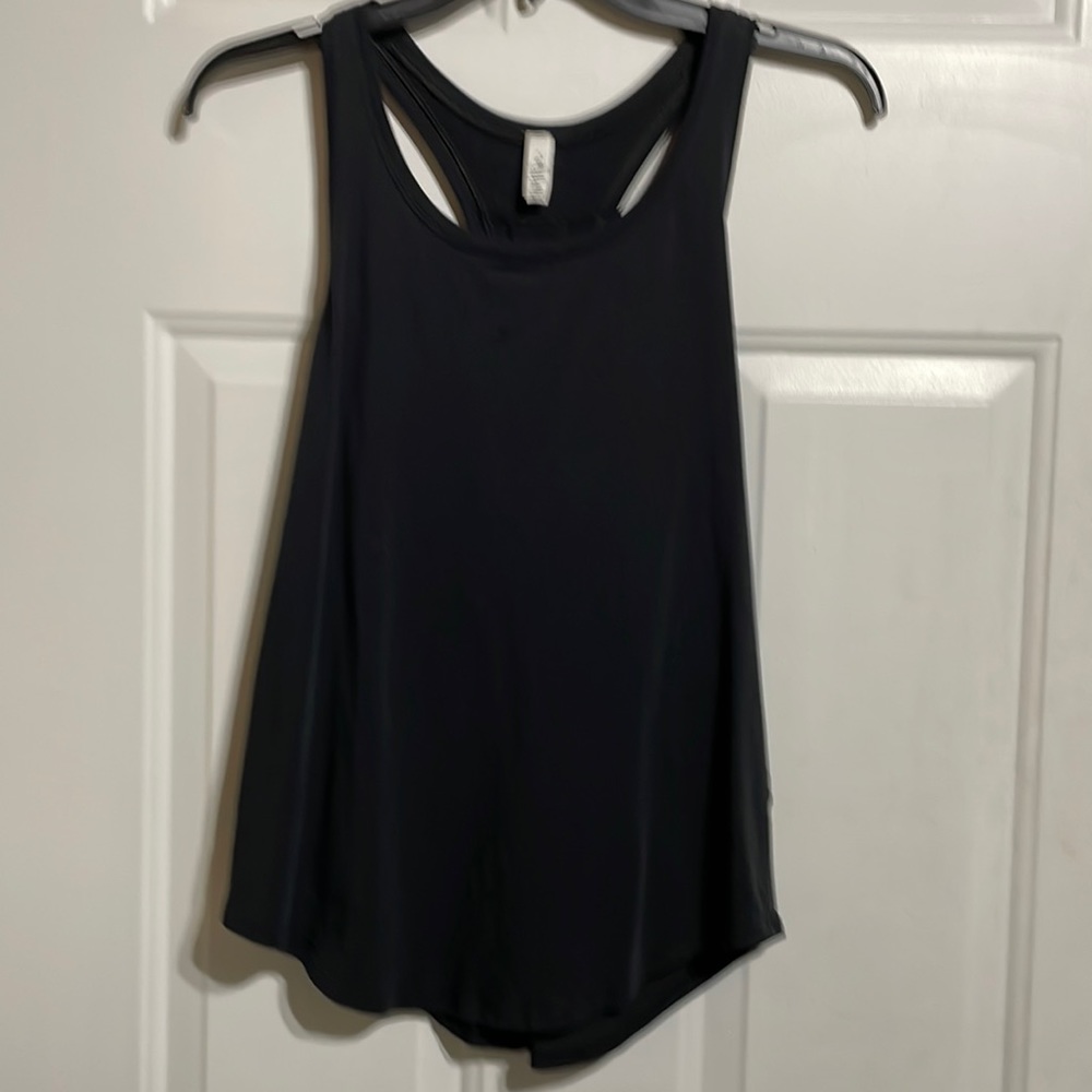 Lululemon Love Tank Pleated Size 4 Excellent Condition